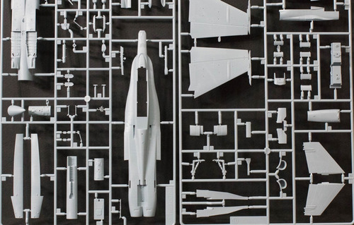 Avion Navy F/a-18c Vfa192 Golden Drag Scala 1/72 Kit Armable