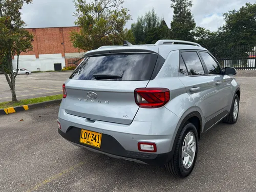 Hyundai Venue Premium Mt 1600cc 4x2 6ab Abs R15