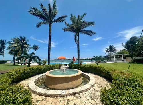 Se Vende Casa Con Muelle En Isla Dorada Cancún