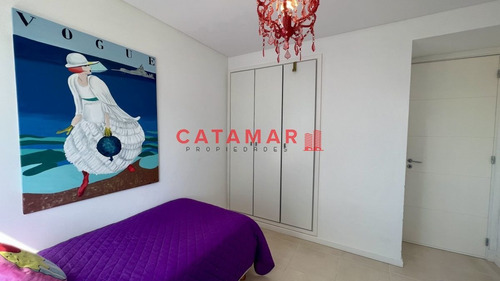 Imagen 15 de 24 de Alquiler Departamento Dos Dormitorios Y Medio Playa Mansa Punta Del Este - Punta Del Este Mansa