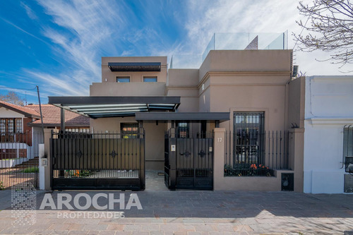 Casa En Quilmes Centro Con Garage Y Pileta