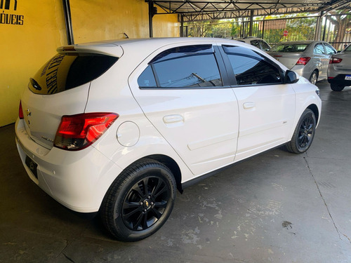 Chevrolet Onix HATCH LTZ 1.4 8V FlexPower 5p Mec.