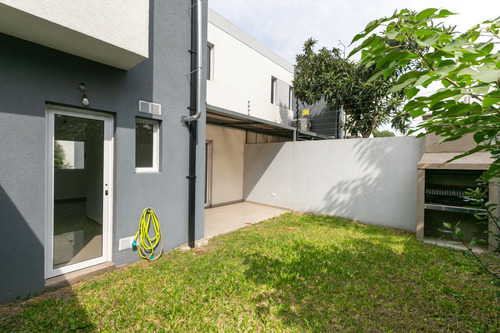 Venta Duplex Casa C/ Patio Cochera - Permuta