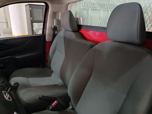 Camioneta Nissan Np300 Chasis Cabina Modelo 2023 Con Caja