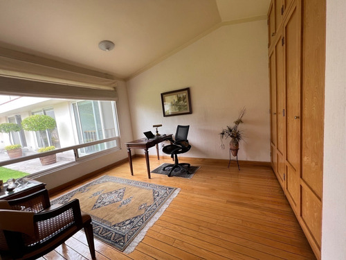 Imagen 13 de 30 de Casa De Un Piso Con Jardín En Venta En Pedregal De San Franc