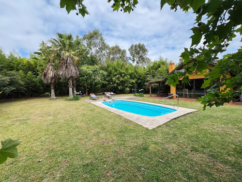 Gran Casa Con Piscina Y Barbacoa En La Barra, El Tesoro, Maldonado, Uruguay