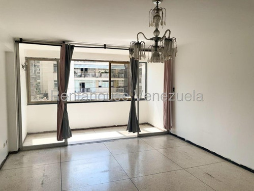 Apartamento En Venta Los Palos Grandes 25-19451