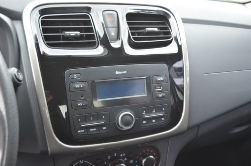 Imagen 18 de 22 de Renault Logan Expresion 1.6 Automatico Sedan