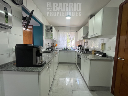 Casa En Venta De 3 Dorm. En Chicureo
