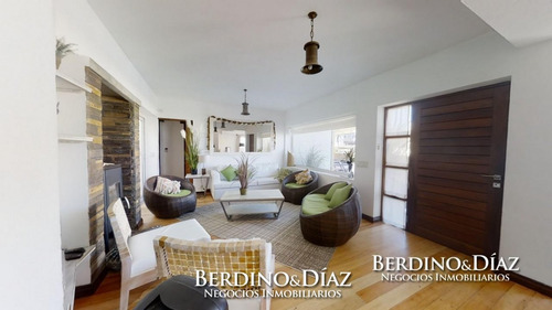 Moderna Residencia En La Posta Del Cangrejo- Ref: 640