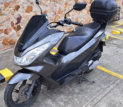 Moto Honda Pcx 150 En Excelentes Condiciones Color Gris