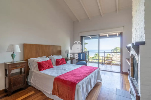 Venta De Hotel 13 Dormitorios, Rinconada Alta, Punta Ballena - Ref : Pbi13856