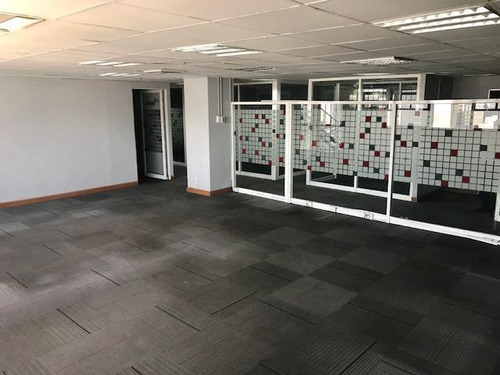 Anzures, Oficina 246m2 Completamente Acondicionad, 6 Amplios Privados, Sala De Juntas, Amplias Áreas Abiertas De Trabajo, 2 Estacionamientos, 3 Baños, Área De Cocina. Excelente Ubicación, Muy Cerca D