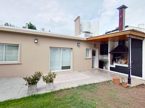 Casa De 2 Dormitorios En Manuel B Gonnet