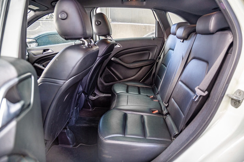 Imagem 8 de 12 de Mercedes-benz Classe B B200 1.6 Sport Turbo 5p Ano 2013