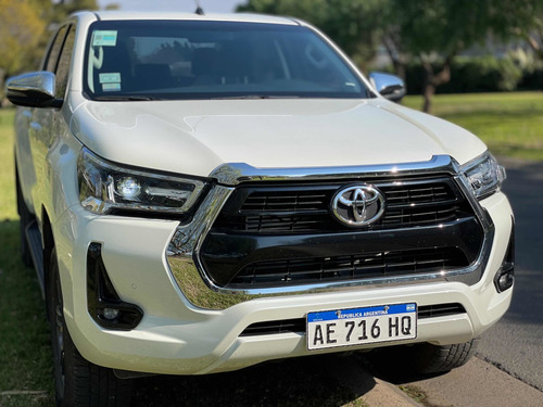 Imagen 5 de 15 de Toyota Hilux 2021 2.8 Cd Srv 177cv 4x4 At