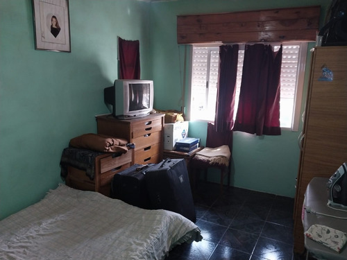 Casa Multifamiliar En Venta, Jacarandá 1280, Villa Udaondo, Ituzaingó