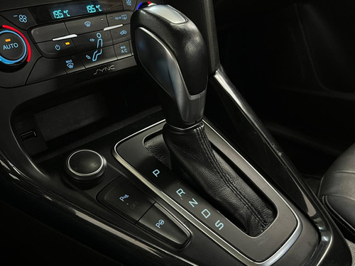 Ford Focus 2.0 Titanium Flex Powershift 5p