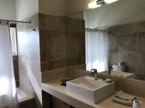 Imagen 16 de 30 de Venta Casa De 3 Dormitorios 4 Banos Vinedos De La Tahona Piscina