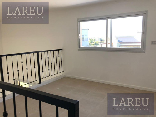 Imagen 11 de 26 de Casa En Venta - Barrio El Canton