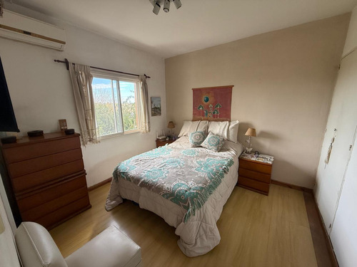 Venta De Departamento 3 Ambientes A Metros Del Centro De Wilde, Excelente Ubicacion.