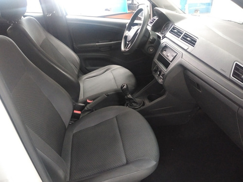 Imagen 8 de 15 de Volkswagen Gol 2017 1.6 Trendline Mt 4 P