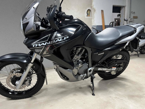 Imagen 2 de 8 de Honda Transalp 700