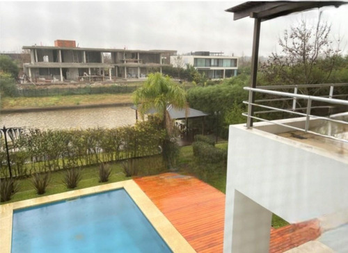 Casa Al Rio En Venta En El Yacht, Nordelta, Tigre