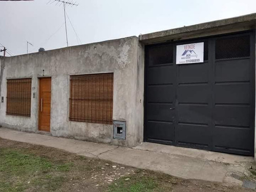 Casa Dos Dormitorios, Quincho Y Pileta