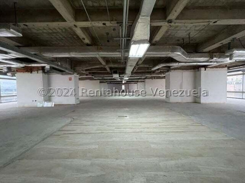 Carla Gonzalez Oficina En Venta En La Urbanizacion La Castellana Mls #24-21177 Oficina En Venta En La Torre Banco Lara
