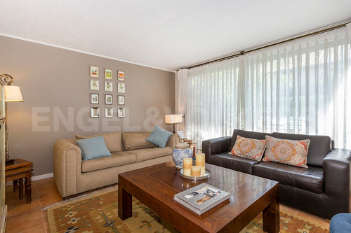 Imagen 4 de 16 de Venta De Casa Sector Estoril , Las Condes