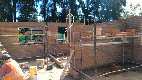 Hermosa Casa De Dos Ambientes A Construir (modelo Walpa) - No Es Prefabricada - Construcción En Ladrillos Y Hormigón