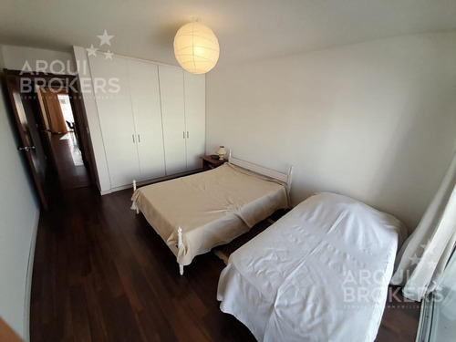 Imagen 9 de 20 de Apartamento Venta De 1 Y 1/2 Dormitorio Con 2 Terrazas Y 2 Garajes En Pocitos