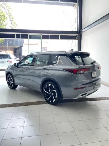 Mitsubishi Outlander 2024
