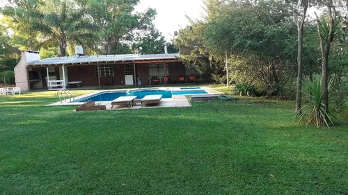 Vendo Casa Quinta Ubicada En Tomas Jofre - Mercedes Bs. As.