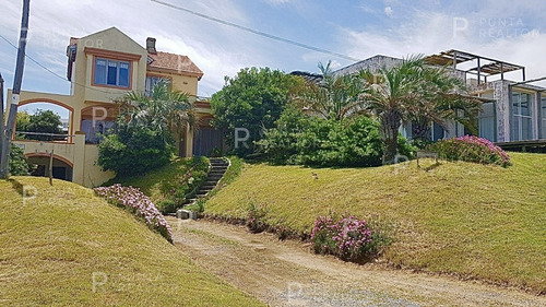 Casa En Primera Linea Montoya Alquiler, La Barra, Uruguay