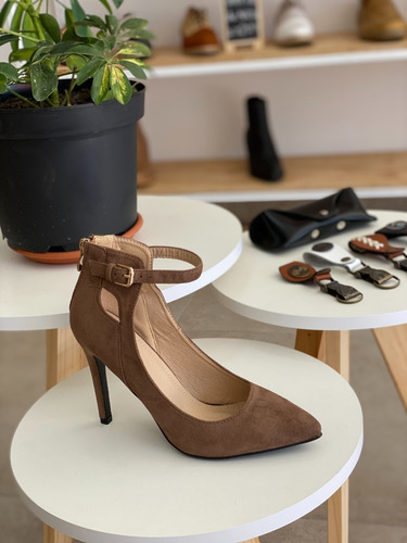 Zapato De Mujer Via Uno Café Con Pulsera