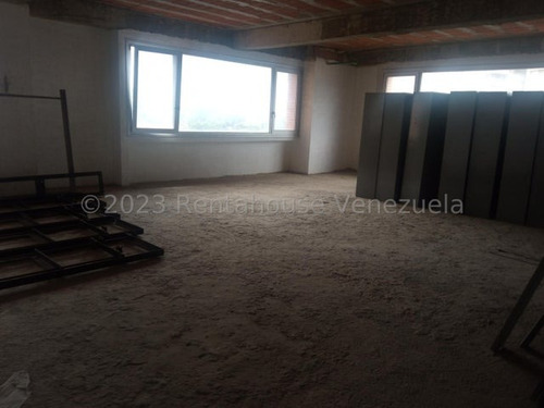 Oficina En Alquiler En Los Dos Caminos Mls #24-5776