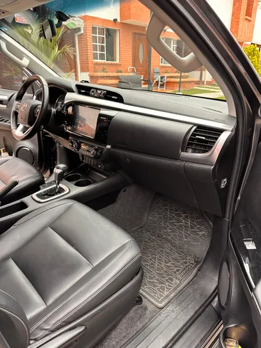 Toyota Hilux 2.4 Diesel automática