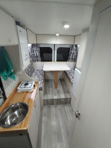 Imagen 4 de 10 de Motorhome Renault Master Para 2 Personas