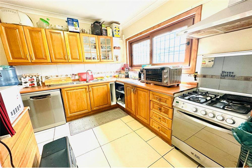 Se Vende Casa 4d,2b,5 Est. Sector Ñuñoa