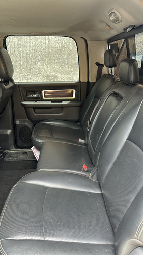 Dodge Ram 2500 5.7 Pickup Crew Cab Laramie 4x4 Mt