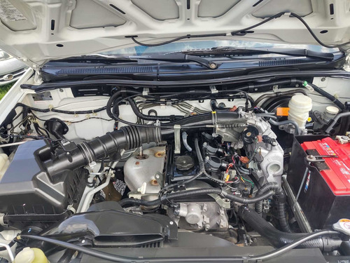 Imagen 13 de 13 de Mitsubishi L200 2015 2.4 Cabina Doble 4x2 Mt