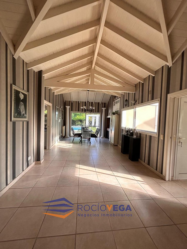 Casa En Venta En Barrio Santa Ana Moreno