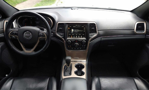 Imagen 10 de 15 de Jeep Grand Cherokee 2017 5.7 Limited Lujo 4x4 At