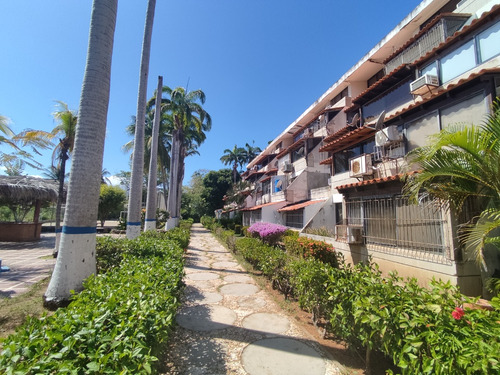 Apartamento Frente Al Mar En Playa Moreno Y Con Acceso Privado A La Playa