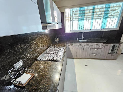 Se Vende Casa Quinta San Jacinto Maracay 24-10972 Ec