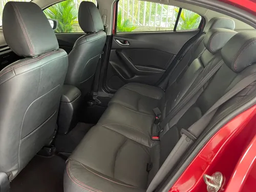 Mazda 3 2.0 Touring MT
