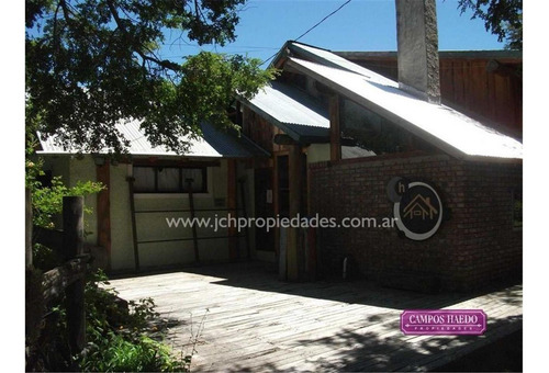 Hostel Céntrico En Villa La Angostura