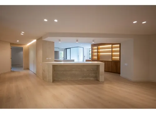 Apartamento De 189 M2 Totalmente Remodelado En La Tomatera, El Poblado